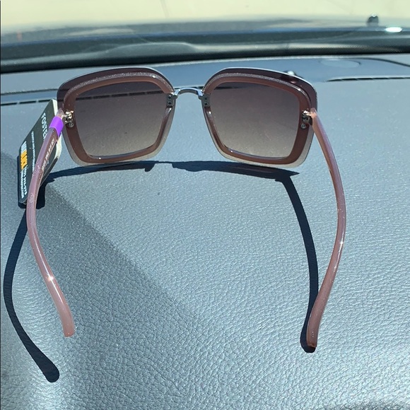 Foster Grant sunglasses 🕶 😎 - Picture 3 of 6